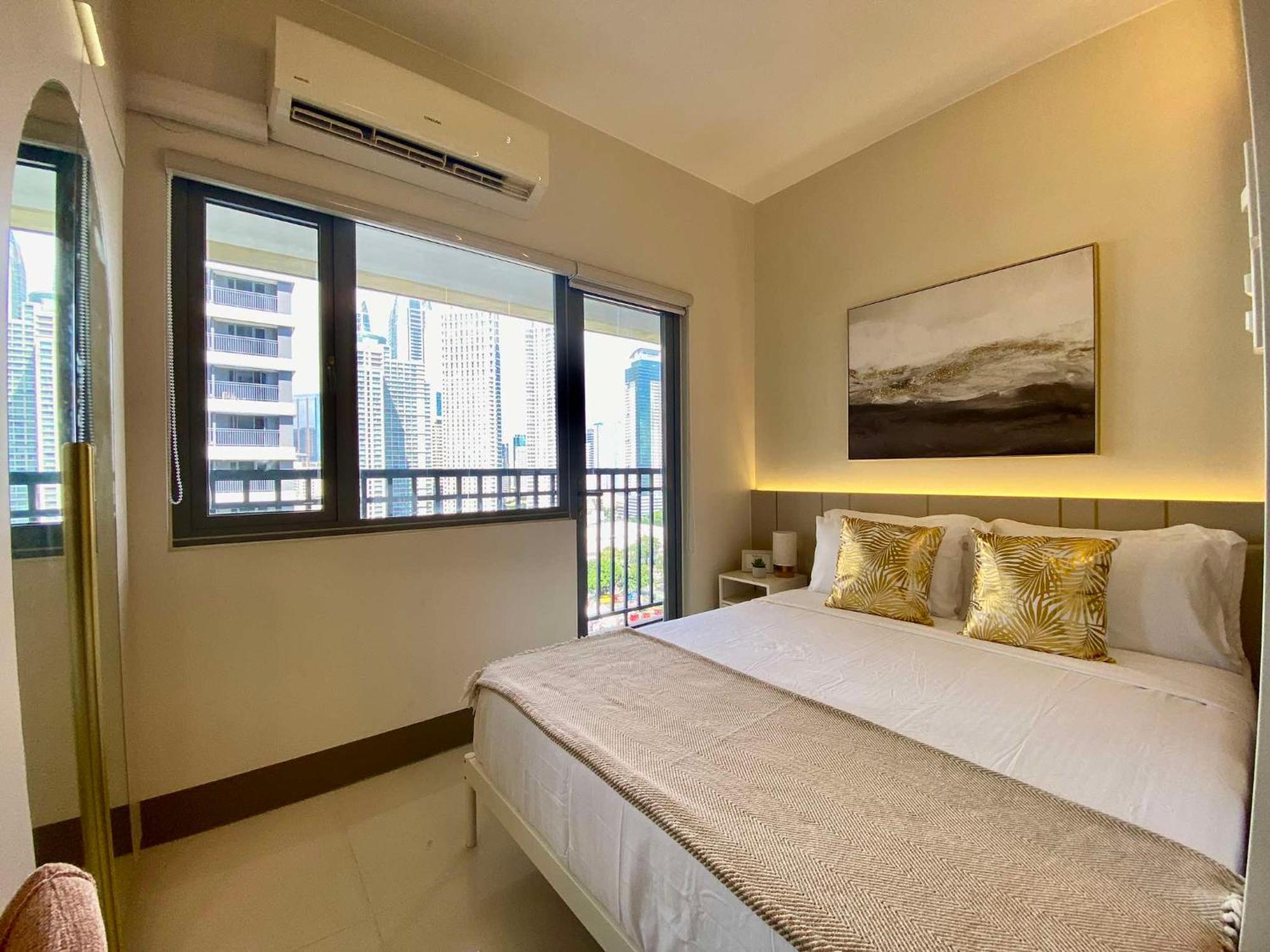 Casa Eleganza At Fame Residences - 1Br Corner Unit, Cbd, Gym, Pool, Wifi, Great View Manila Exterior photo